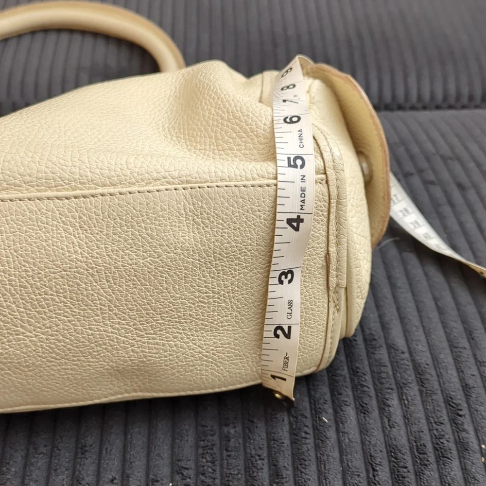 Spanish Artizan Genuine Leather Shoulder Bag with Front Buckle Pockets - Picture 4 of 6